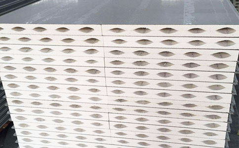 硫氧鎂夾芯板生產(chǎn)工藝詳解